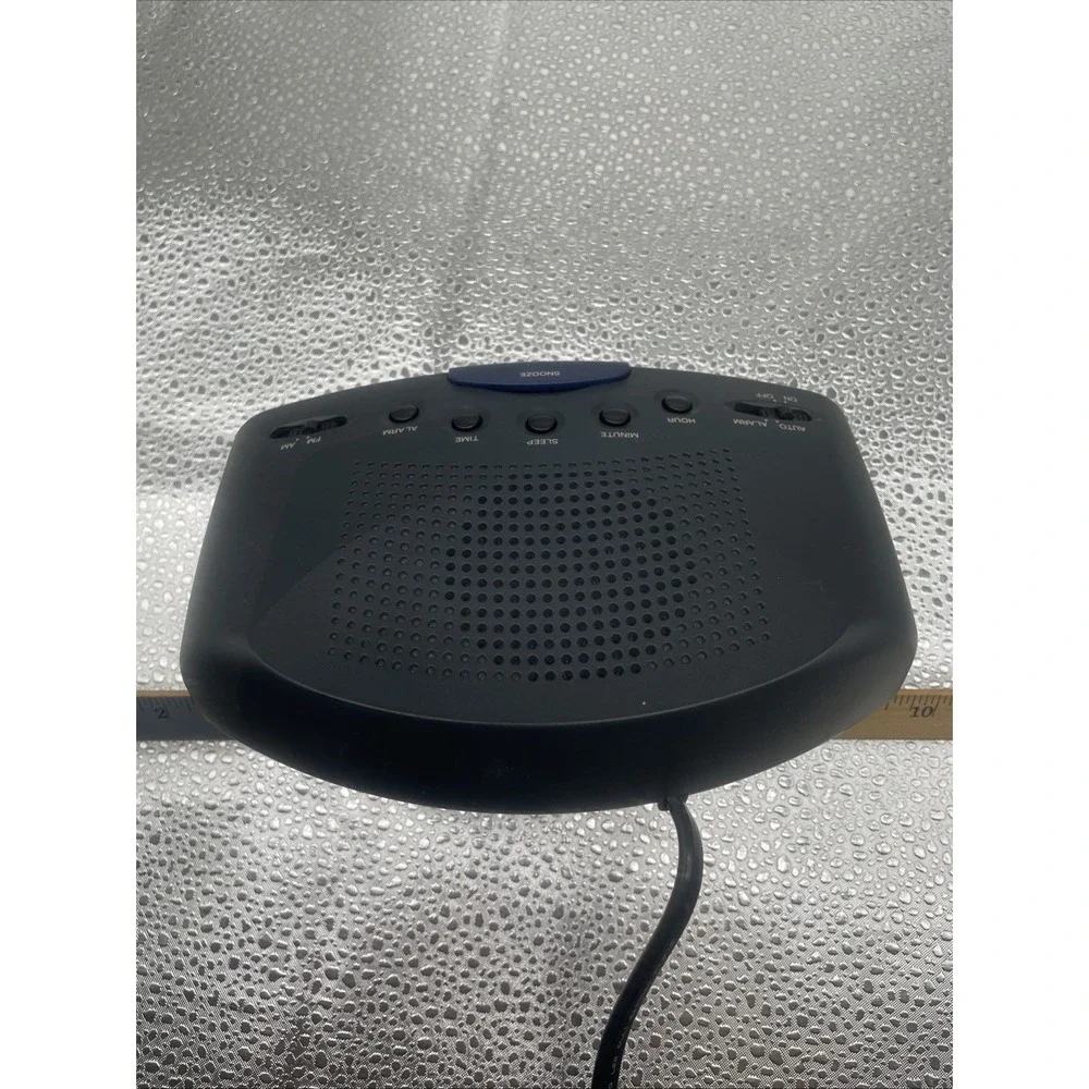 Radio Shack 12-1630 Alarm Clock Radio-AM/FM-Corded-Tested/Works